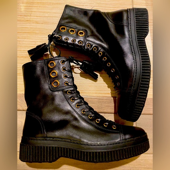 Tod's Shoes - 🆕 TOD’S Leather Combat Boots